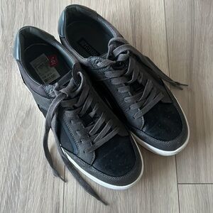 Kenneth Cole Reaction casual sneakers